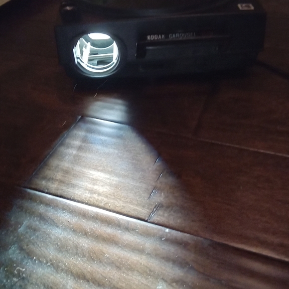 Kodak Carousel 750H Projector with Zoom Lens and Original Box - Picture 9 of 9